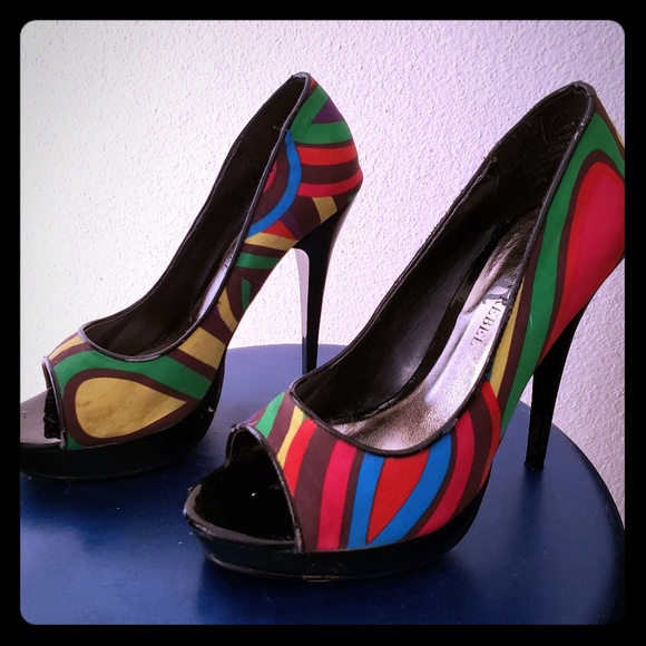 Shoes - Picture 1 of 3